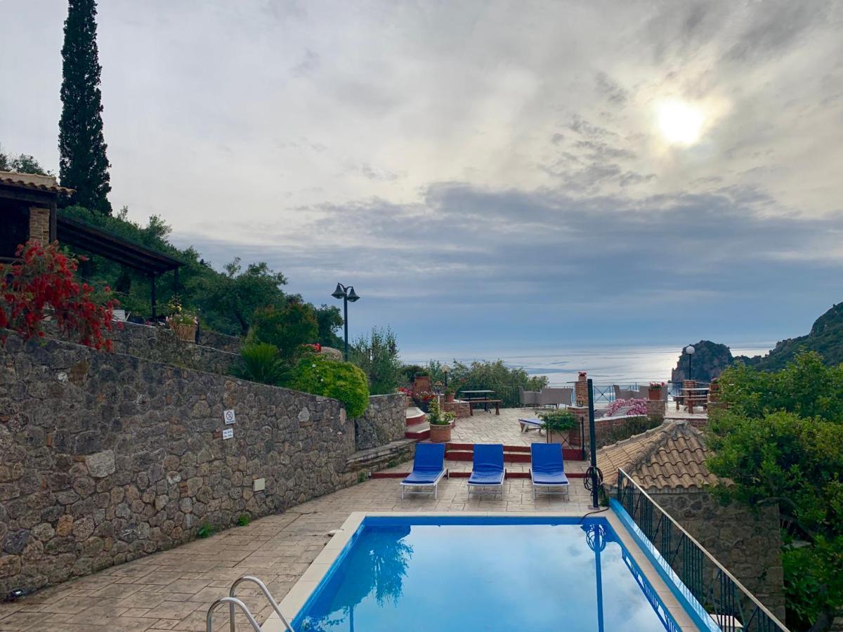 Ermones Odyssesas Bungalow Vatos Bagian luar foto